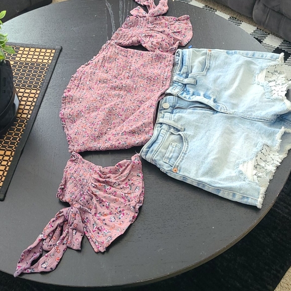 Crop top and short bundle ✨ 😍 - Picture 3 of 6